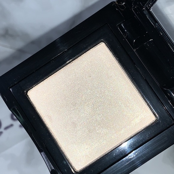 BONE (#16) Shimmer Wash Bobbi Brown Discontinued Eyeshadow - Picture 4 of 13